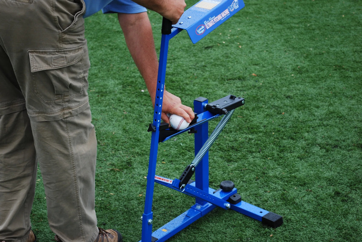 Machine à lancer Louisville Slugger Blue Flame Pitching Machine C, entraîneur manuel de baseball et de softball, lance jusqu’à 60 mi/h, outil d’entraînement pour jeunes et adultes