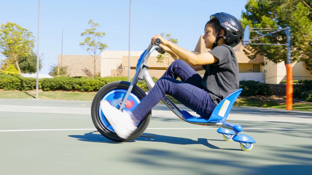 Tricycle de dérapage Razor RipRider 360 - Bleu, Roue avant de 16 pouces, Véhicule autoporté de dérapage à 3 roues, Tricycle avec roulettes arrière pour enfants à partir de 5 ans, Unisexe