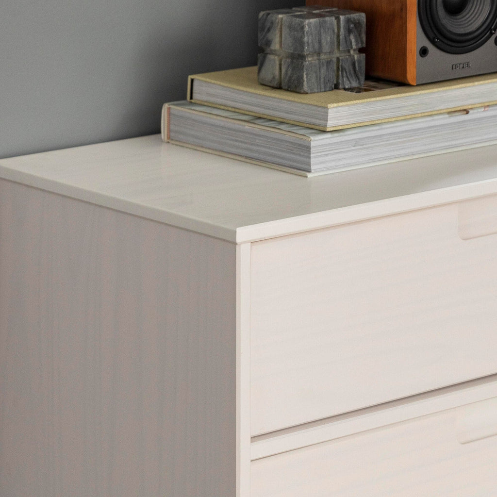 Commode en bois caramel à 6 tiroirs de style moderne du milieu du siècle
