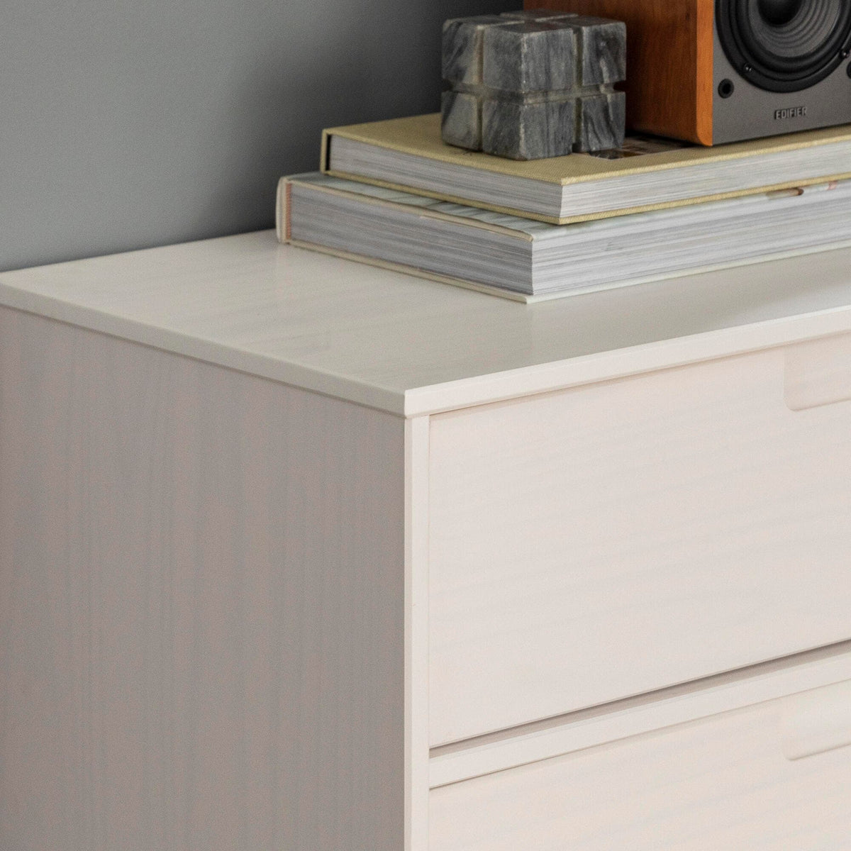 Commode en bois caramel à 6 tiroirs de style moderne du milieu du siècle