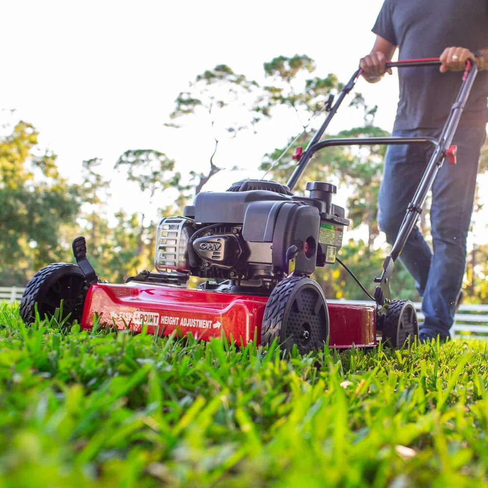 Tondeuse à gazon autotractée Hyper Tough de 20 pouces et 125 cc avec moteur Briggs & Stratton (Détails de l'assemblage : 46,9 lb ; hauteur de 22,10 pouces)