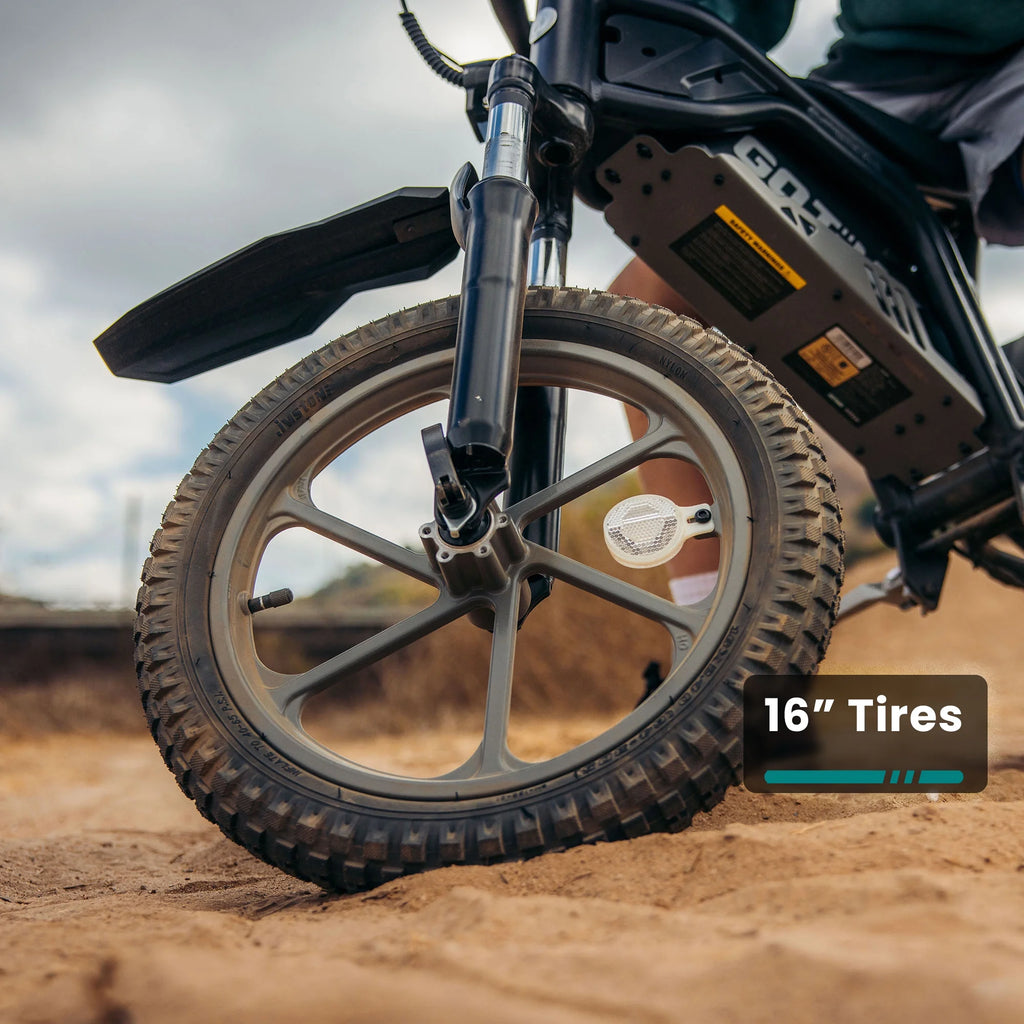 GOTRAX Fitz16 Moto tout-terrain électrique pour enfants à partir de 8 ans, moteur de 350 W, pneus tout-terrain de 16 pouces, double suspension, vitesse de 15,5 mi/h, autonomie de 16 mi, phare à DEL, noire
