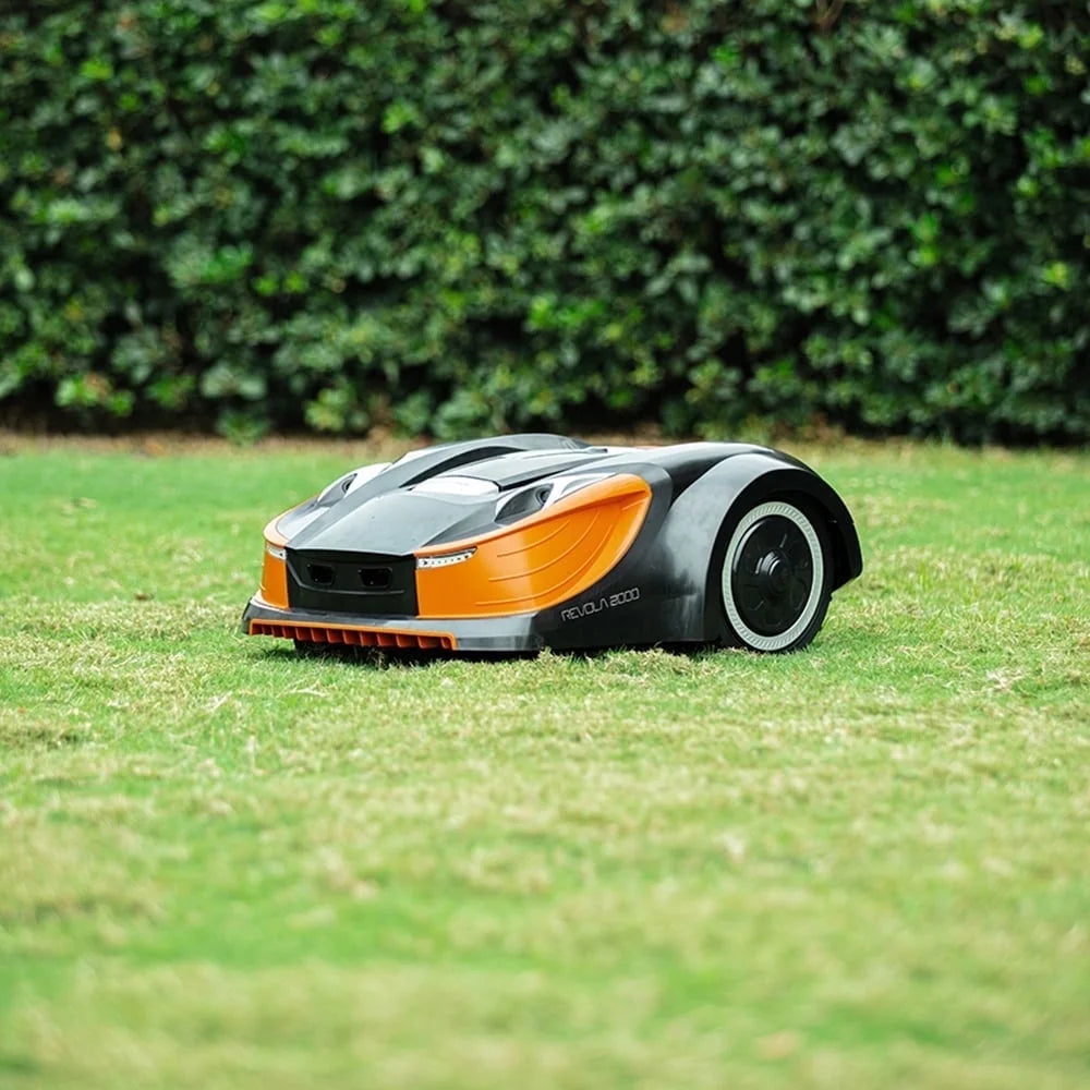 Tondeuse à gazon robot Yard Force 28 volts avec moteurs-roues sans balais, contrôle Wi-Fi et application CloudHawk