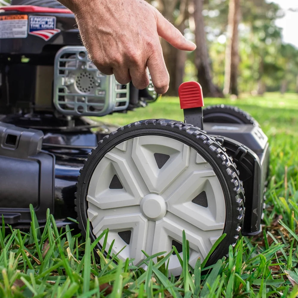 Tondeuse autotractée Black Max 21 avec moteur Briggs and Stratton E550 de 140 cc