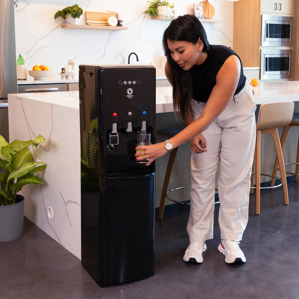 Primo Water? Distributeur d’eau Pro 2 à température contrôlée avec chargement par le bas et machine à café à dosettes individuelles, noir