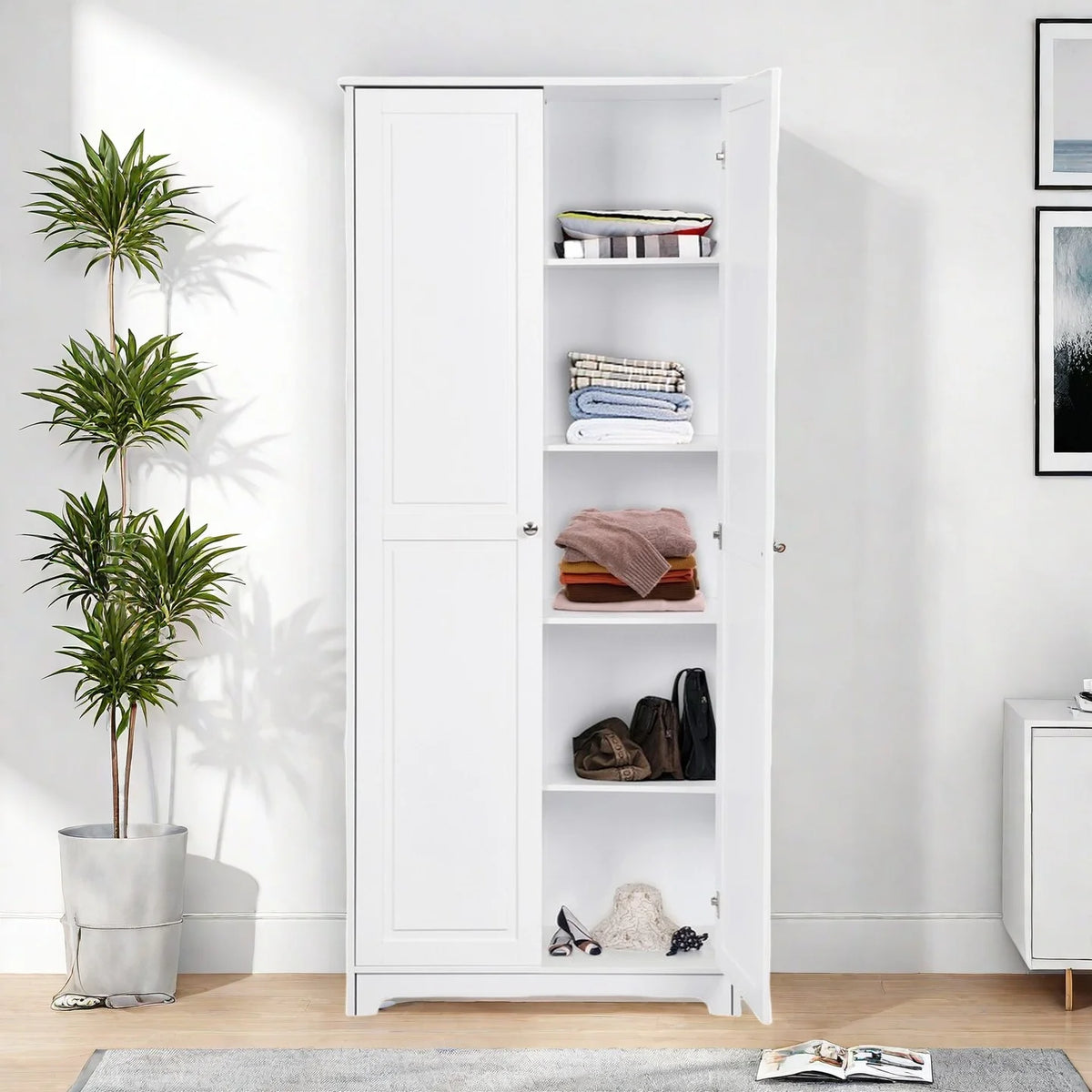 Armoire de rangement Tcbosik à 2 portes, garde-manger de cuisine de 72,2 po de haut avec étagères réglables, meuble sur pied pour salon, salle à manger ou chambre, blanc