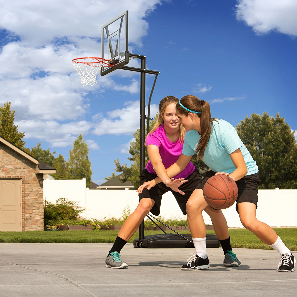 Panier de basket portable incassable Lifetime de 48 pouces avec bras robuste réglable et arceau Slam-It, modèle C 90585 – Jeu en plein air