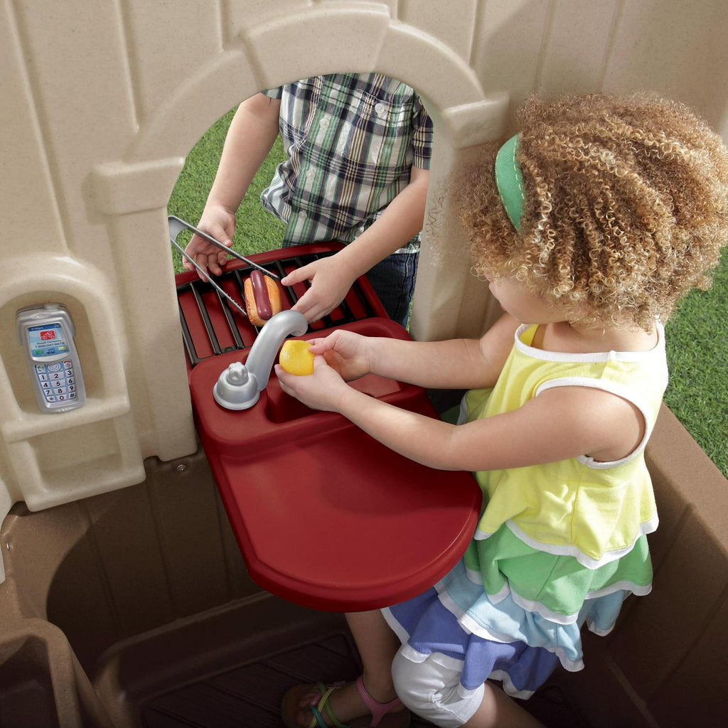 Step2 Happy Home Cottage & Grill Maisonnette marron en plastique avec barbecue Jouets d'extérieur pour enfants