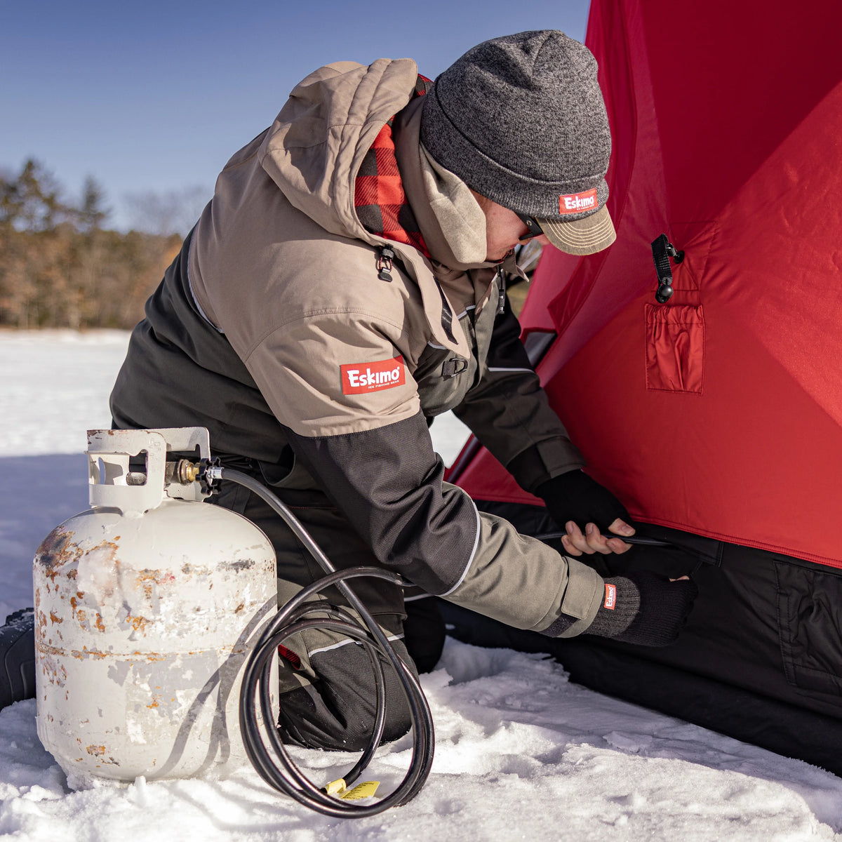 Eskimo? Outbreak 450XDP, Abri de pêche sur glace portable à ouverture rapide, 4-5 personnes, Rouge/Noir, 50450