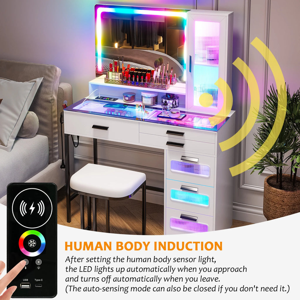 Coiffeuse HNEBC avec miroir et éclairage RGB, coiffeuse de maquillage avec plateau en verre, éclairage à détecteur automatique et charge sans fil, ensemble de coiffeuse avec tabouret rembourré, coiffeuse avec 6 tiroirs (blanc)