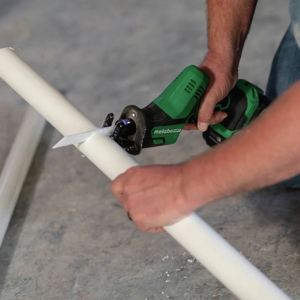 Scie sabre sans fil Metabo HPT 18 V MultiVolt | Conception à une main | 3 200 coups par minute | Accepte les lames de scie sabre ou de scie à chantourner | Garantie à vie sur l’outil | CR18DAQ4
