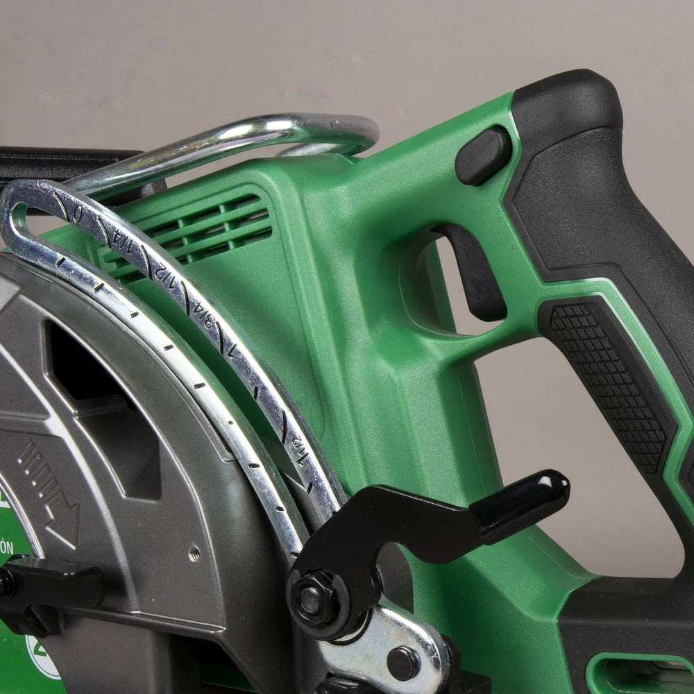 Scie circulaire Metabo HPT 36 V MultiVolt de 7-1/4 pouces à poignée arrière, conception légère, jusqu’à 500 coupes de 2x4 par charge, capacité d’angle d’onglet réglable de 53°, garantie à vie sur le corps de l’outil, C3607DWA