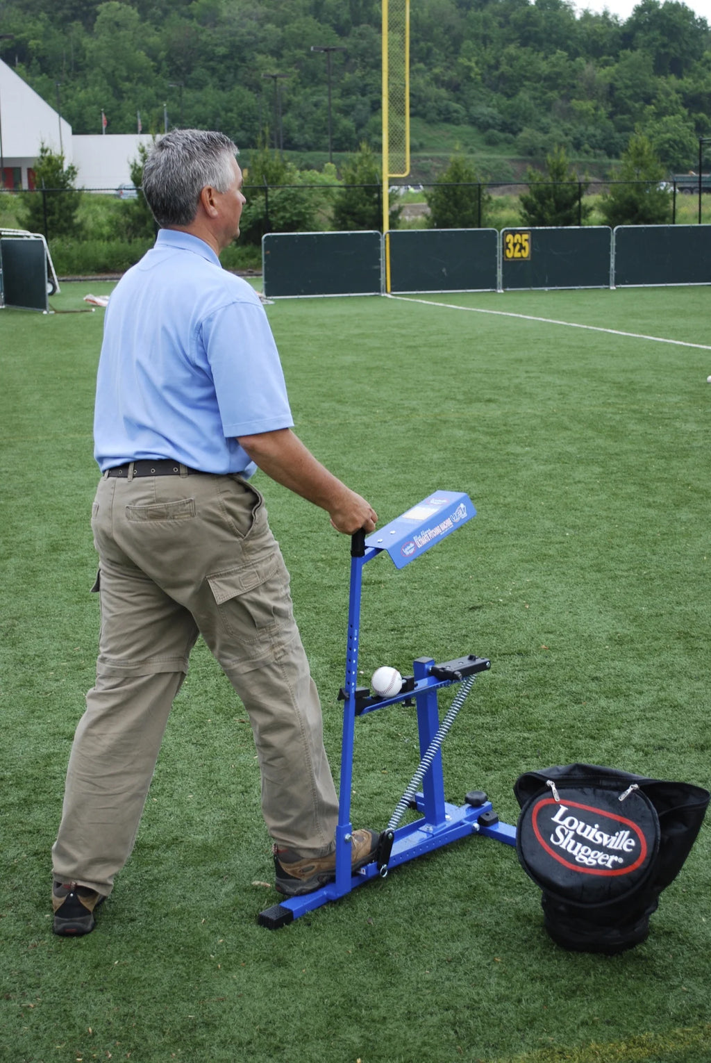 Machine à lancer Louisville Slugger Blue Flame Pitching Machine C, entraîneur manuel de baseball et de softball, lance jusqu’à 60 mi/h, outil d’entraînement pour jeunes et adultes