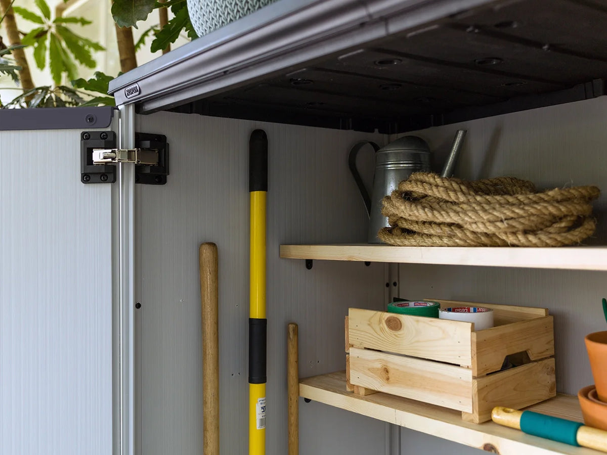 Keter Premier Abri de rangement vertical haut et robuste en résine pour l'extérieur, avec plancher et portes doubles verrouillables, Gris
