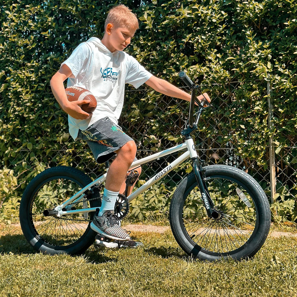 cubsala 20 Vélo BMX Freestyle pour enfants de 6 à 14 ans, garçons et filles, avec 4 cales, noir avec pneus rouges