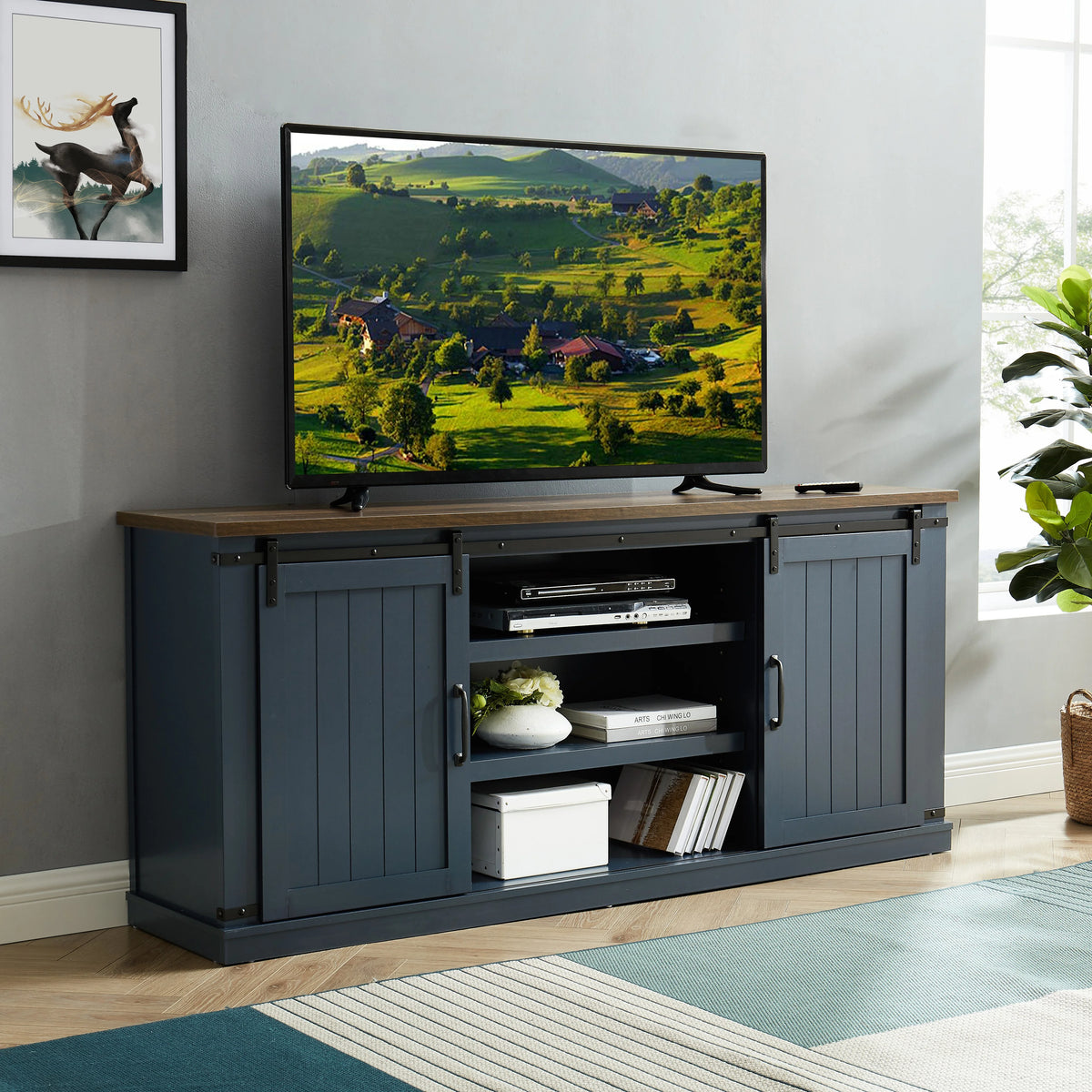 Meuble TV rustique FESTIVO pour téléviseur 75 pouces, centre de divertissement, meuble TV avec porte de grange coulissante, console TV de 68 pouces, meuble multimédia de salon avec étagère réglable - Blanc cassé