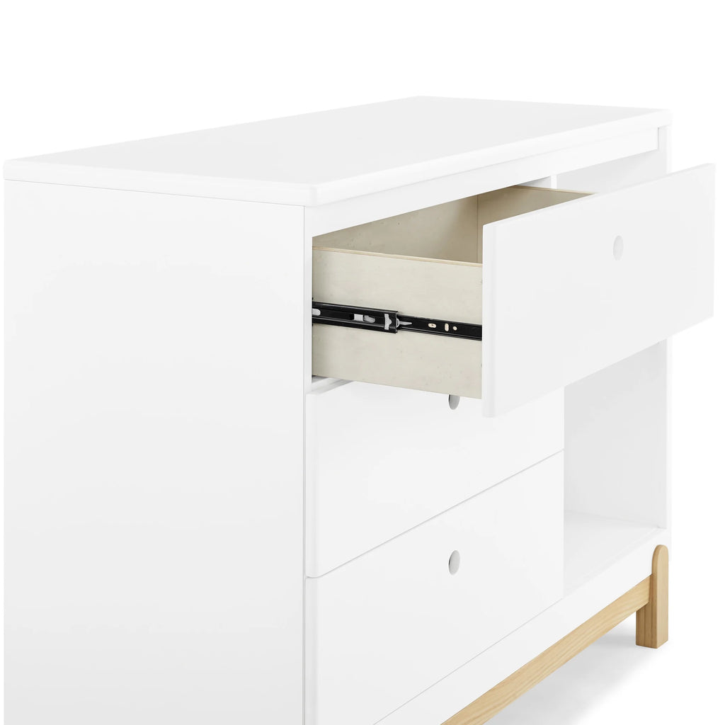 Commode Delta Children Poppy à 3 tiroirs avec casiers et tiroirs emboîtables, Blanc Bianca/Naturel