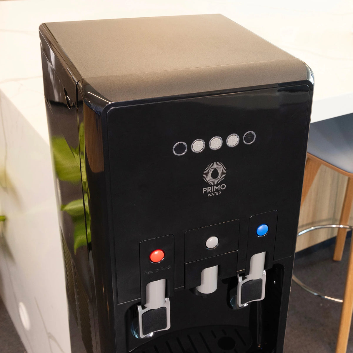 Primo Water? Distributeur d’eau Pro 2 à température contrôlée avec chargement par le bas et machine à café à dosettes individuelles, noir