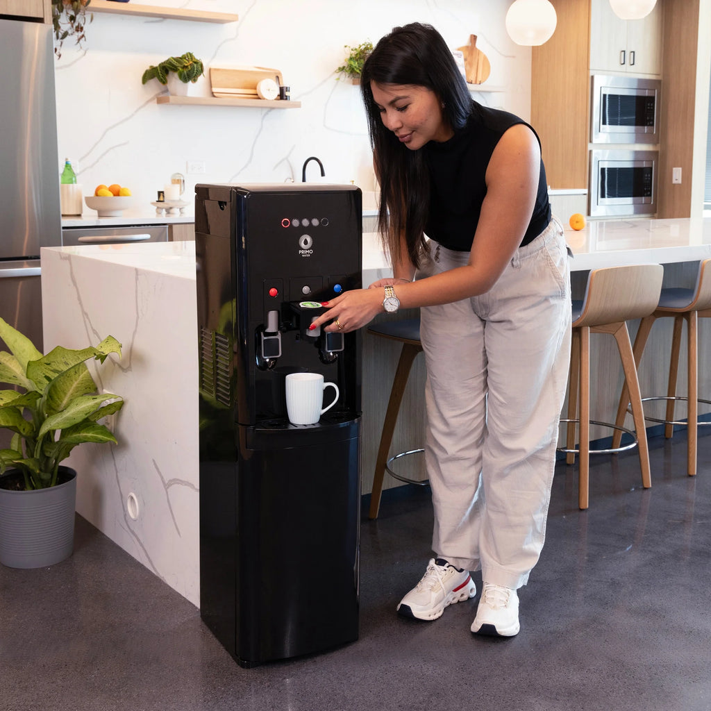 Primo Water? Distributeur d’eau Pro 2 à température contrôlée avec chargement par le bas et machine à café à dosettes individuelles, noir