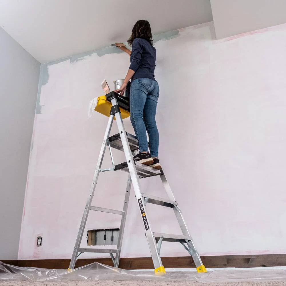 Échelle Gorilla Ladders robuste à double plateforme amovible avec seau de chantier, 5,5 pi, aluminium, multicolore