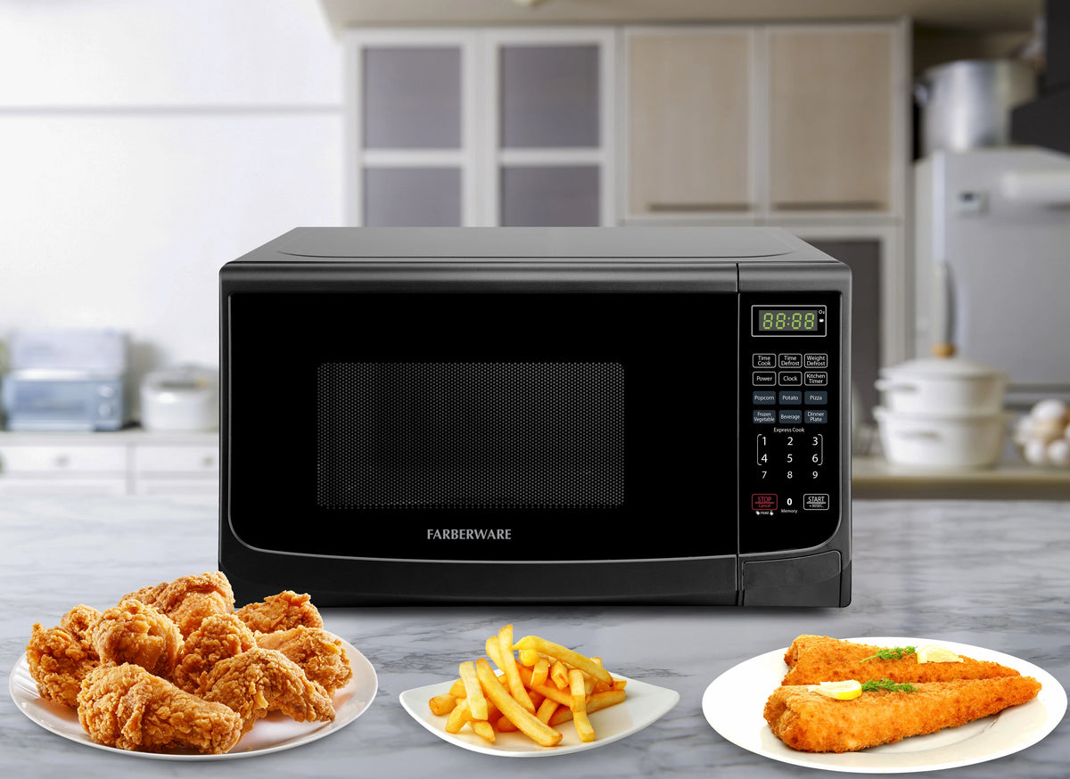 Four à micro-ondes de comptoir Farberware avec éclairage LED et verrouillage enfant, 0,7 pi³, noir