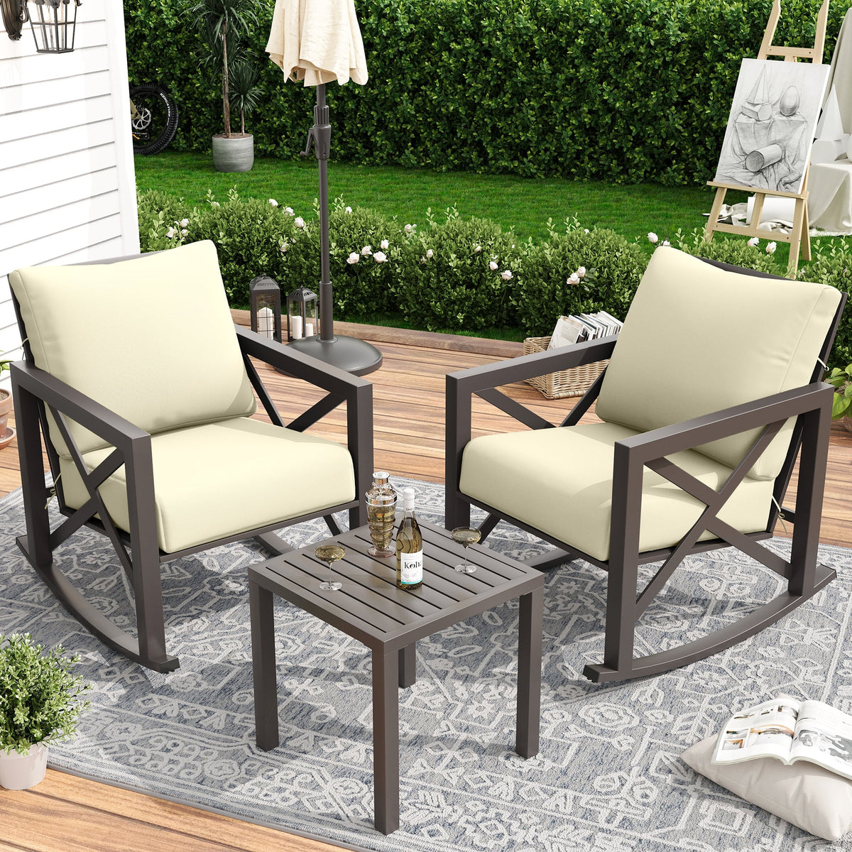 Ensemble de bistrot MRUAKA avec chaises à bascule, ensemble de mobilier de patio extérieur 3 pièces avec 2 chaises à bascule et 1 table basse en métal avec coussins épais pour porche, cour arrière, bord de piscine, beige