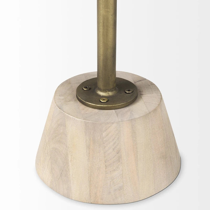 Table d'appoint décorative sur pied avec détails sculptés, 61H x 51L x 51P