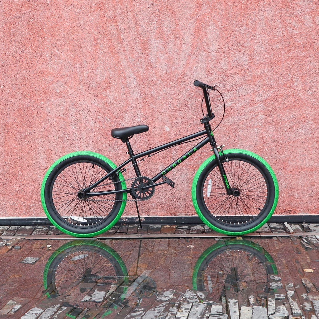 cubsala 20 Vélo BMX Freestyle pour enfants de 6 à 14 ans, garçons et filles, avec 4 cales, noir avec pneus rouges