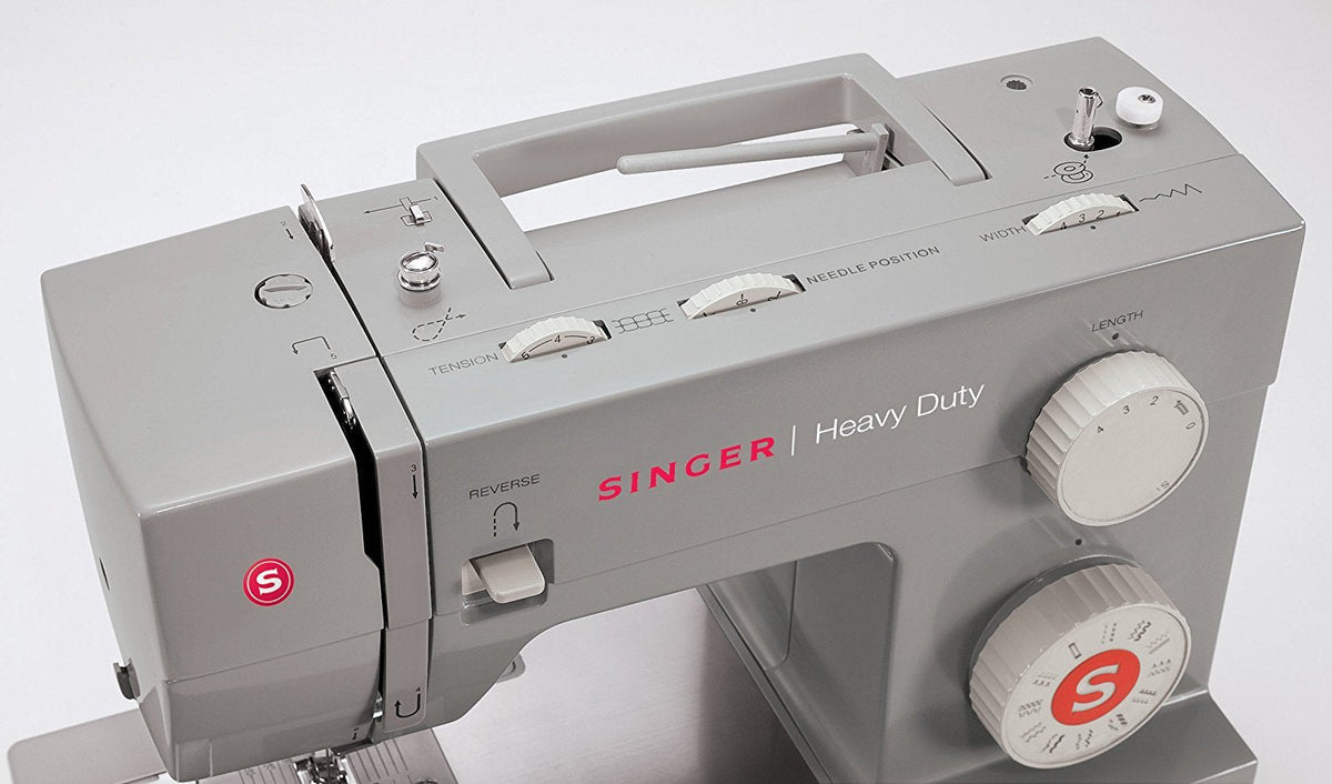 Machine à coudre SINGER Heavy Duty 4423