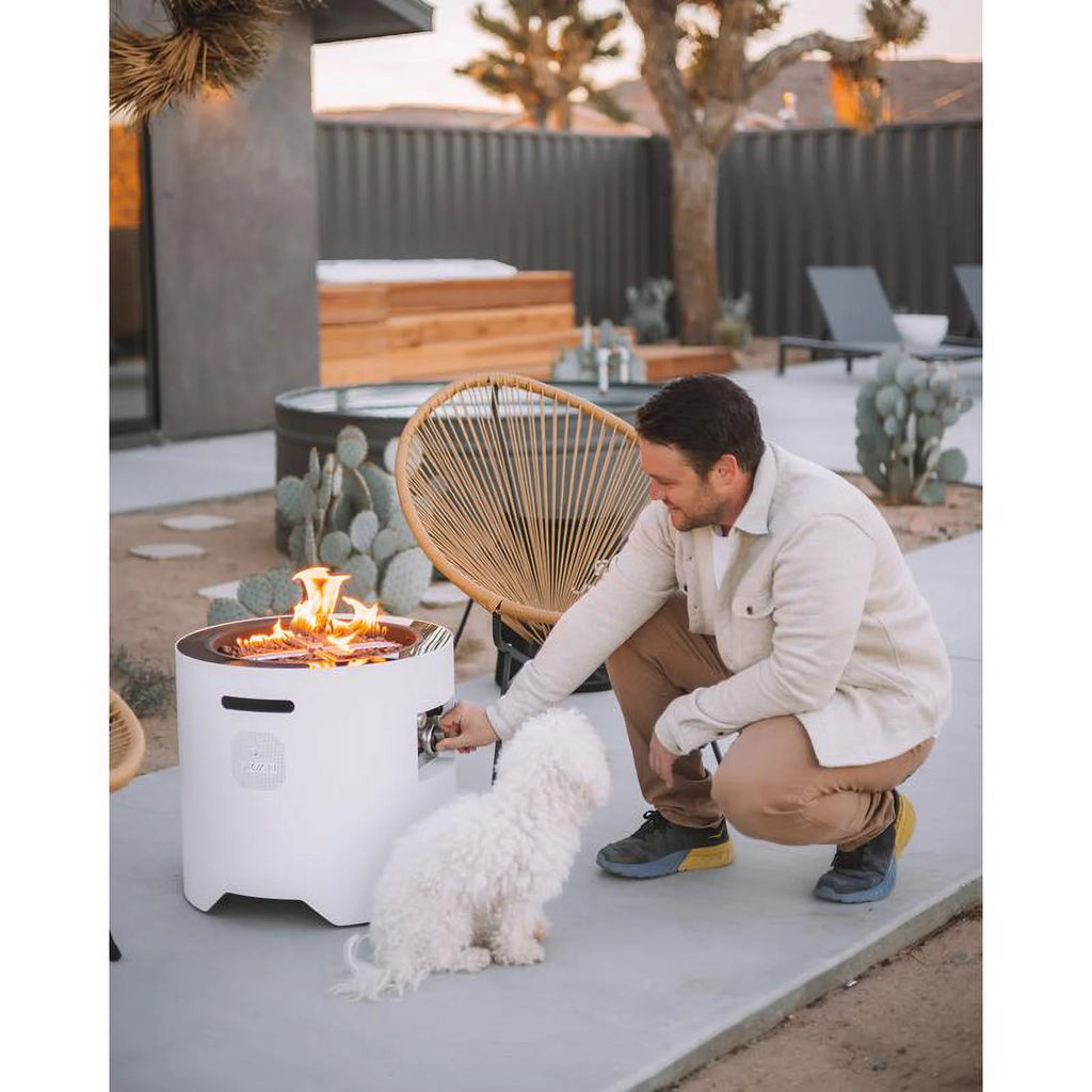 Ukiah Voyager 20 po Liseau de foyer électrique rond en acier inoxydable avec système de son