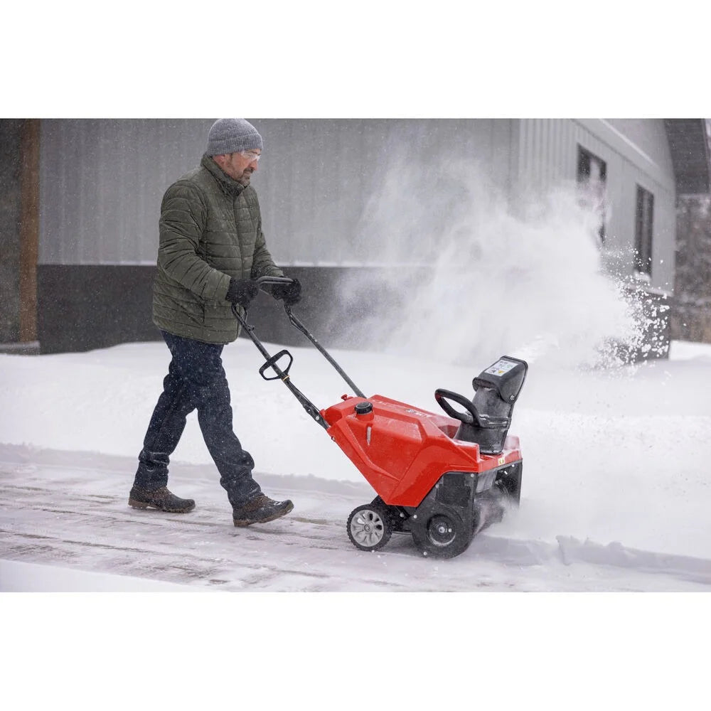 Souffleuse à neige à une étape Troy-Bilt 123 cc 21 avec moteur à essence, 31A-2M5G766