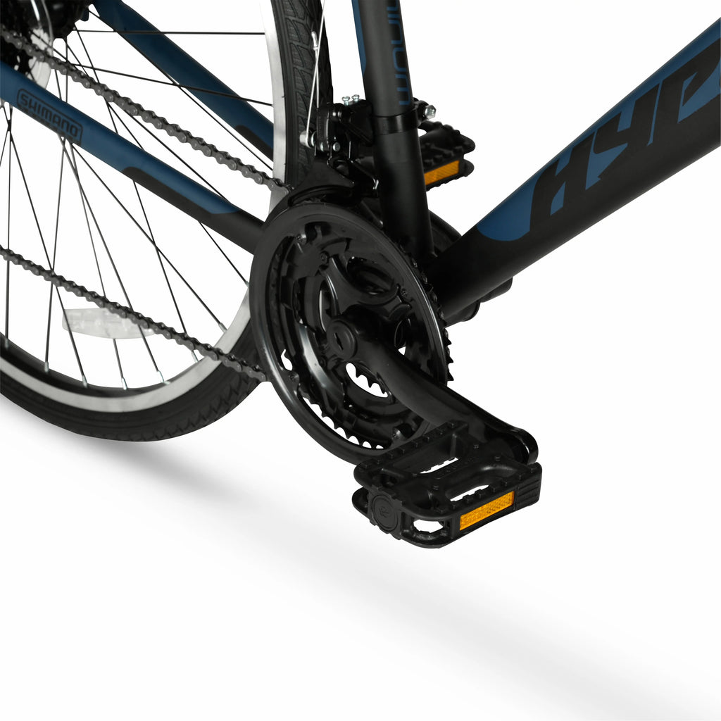 Vélo hybride Hyper Brand Bicycle 700c Spin Fit pour homme, noir et bleu, adulte