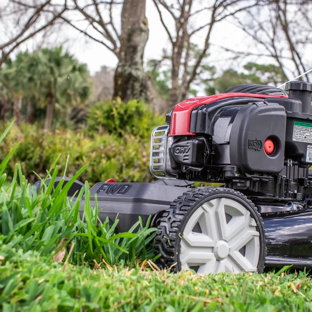 Tondeuse autotractée Black Max 21 avec moteur Briggs and Stratton E550 de 140 cc