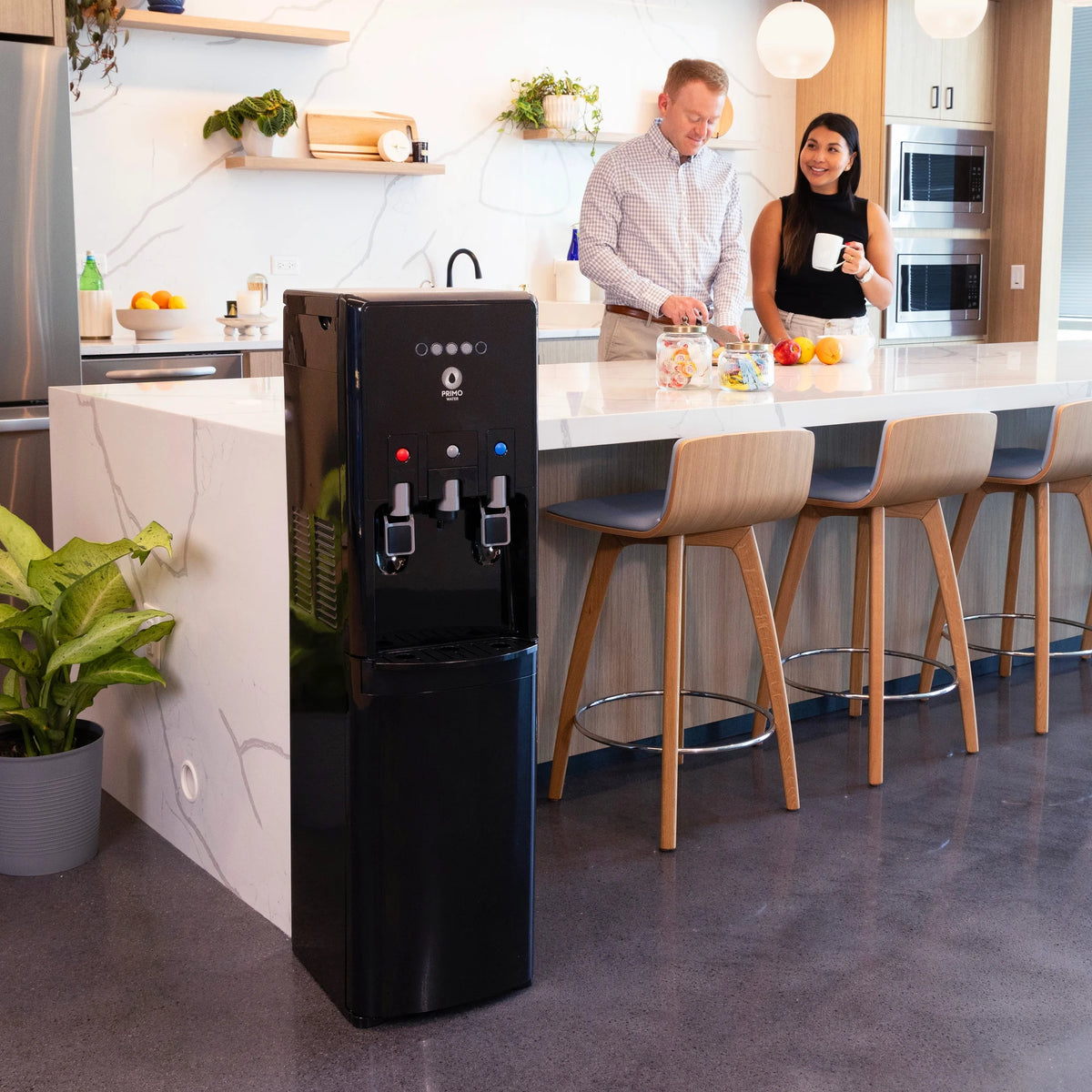 Primo Water? Distributeur d’eau Pro 2 à température contrôlée avec chargement par le bas et machine à café à dosettes individuelles, noir