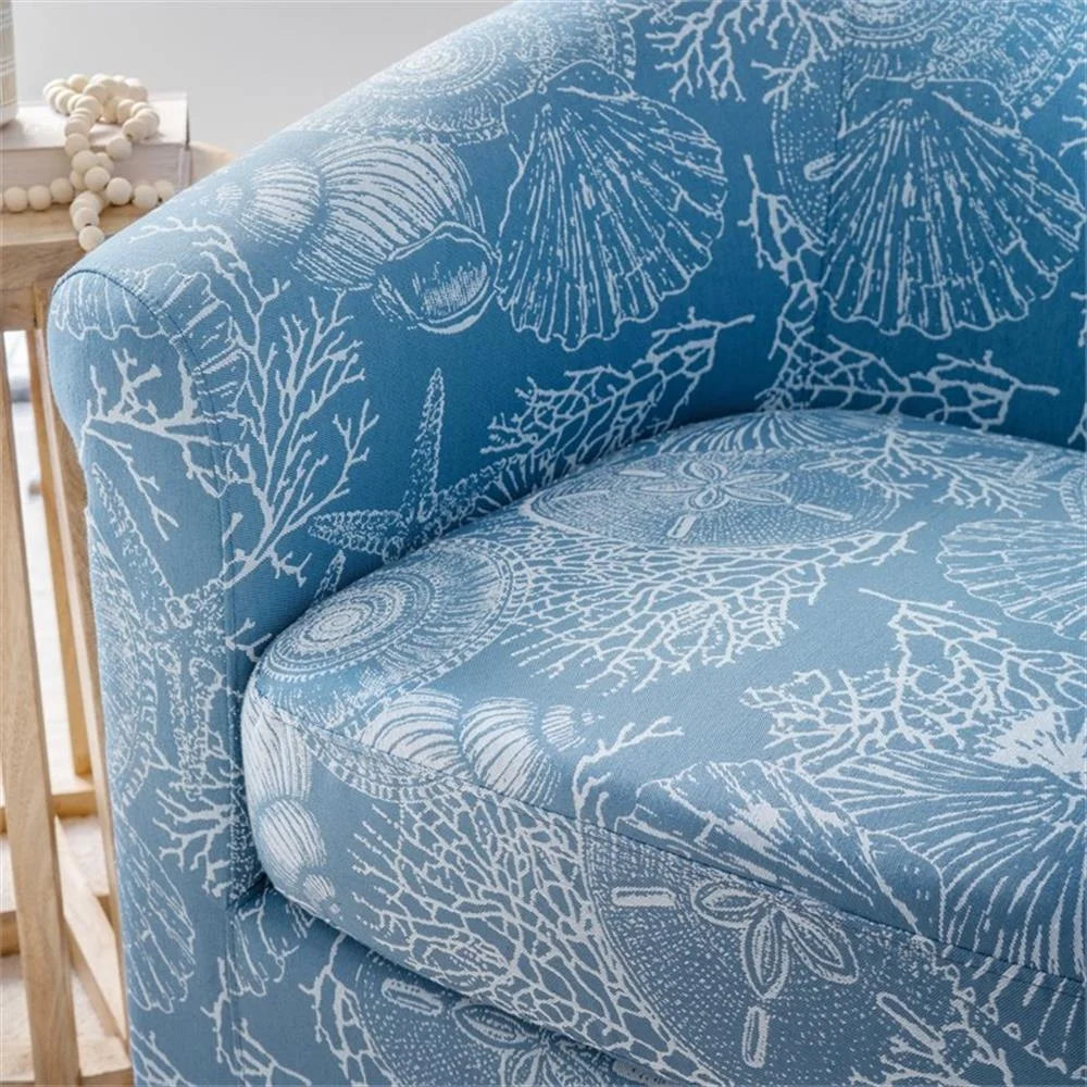 Fauteuil club pivotant entièrement rembourré Linon Rhea, motif coquillages bleus, style côtier
