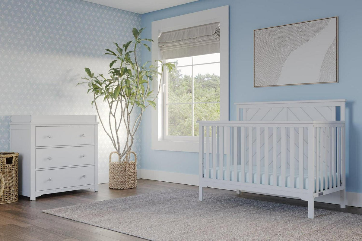 Lit convertible 4-en-1 Hampton de Child Craft. Panneau supérieur plat. 3 hauteurs de matelas. Blanc mat