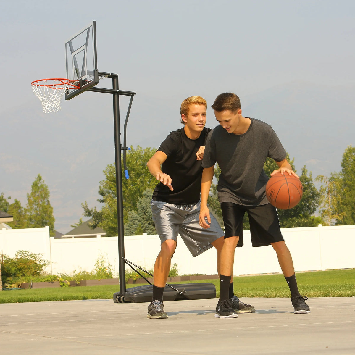 Panier de basket portable incassable Lifetime de 48 pouces avec bras robuste réglable et arceau Slam-It, modèle C 90585 – Jeu en plein air