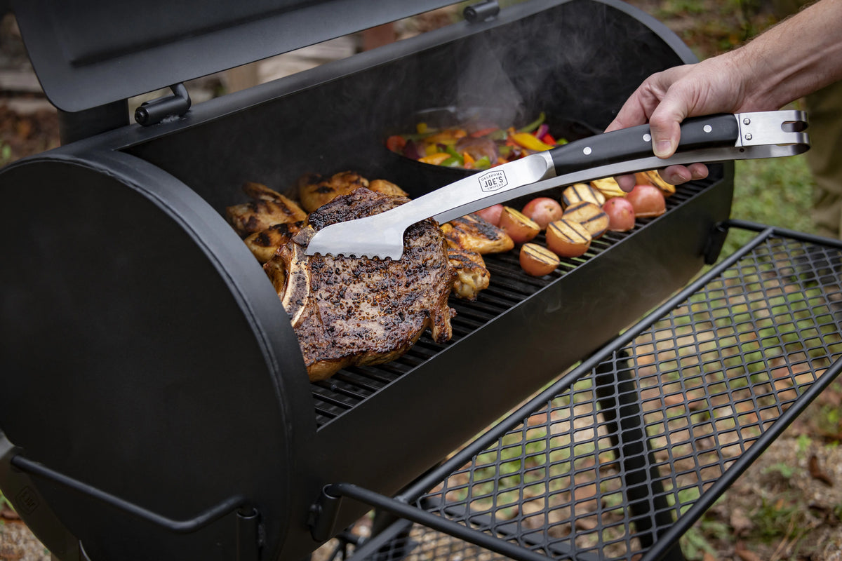 Barbecue à charbon en forme de tonneau Oklahoma Joe's