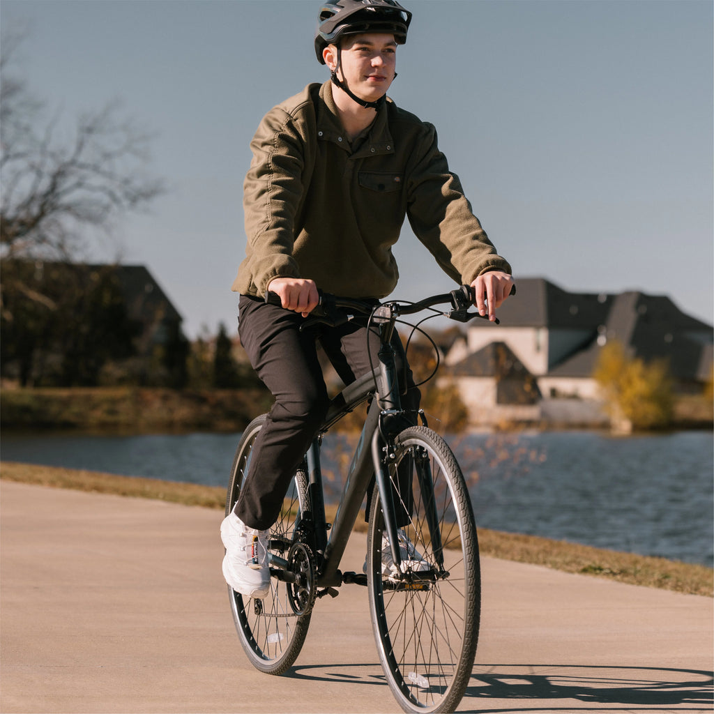 Vélo hybride Hyper Brand Bicycle 700c Spin Fit pour homme, noir et bleu, adulte