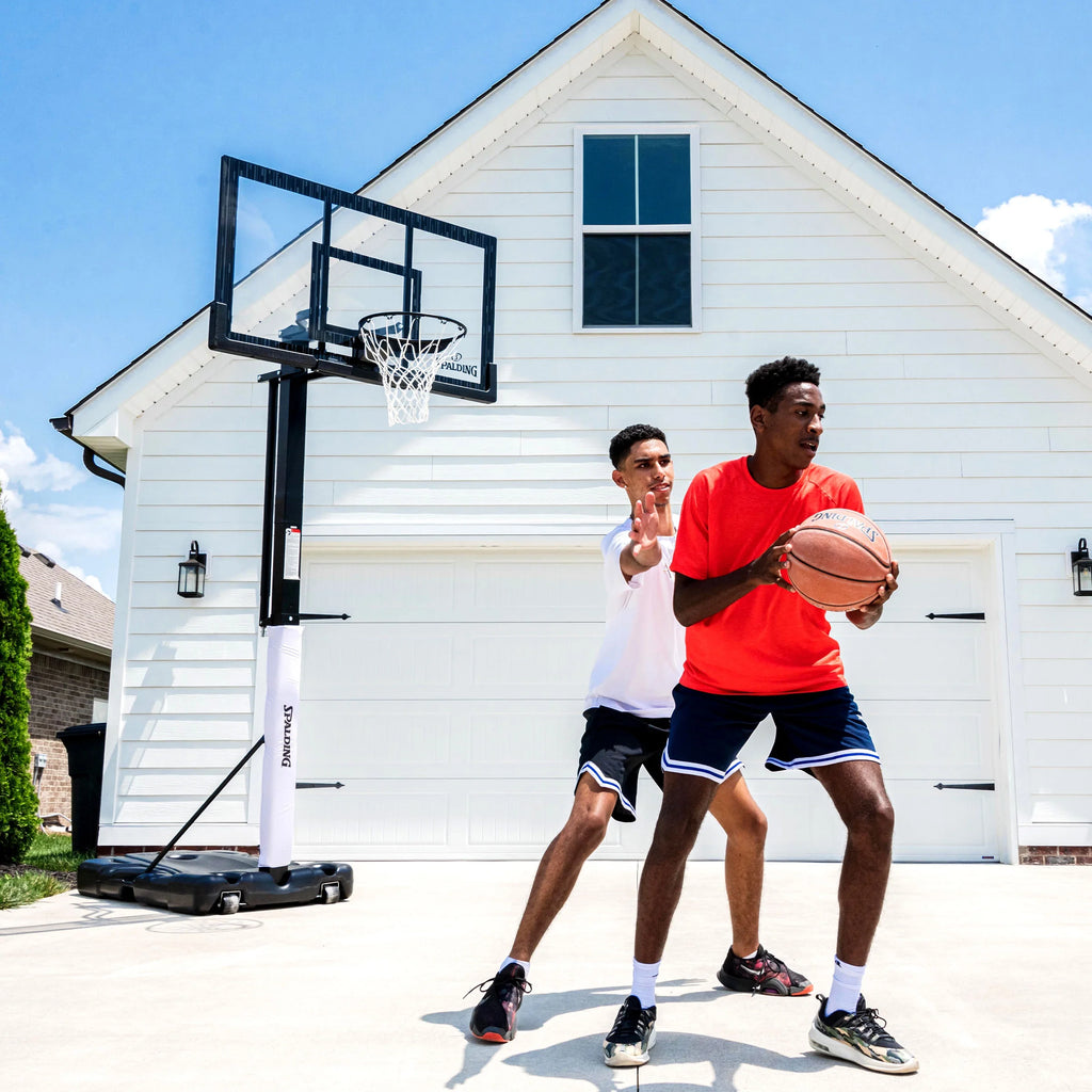 Panier de basketball portable Spalding de 152 cm avec panneau en acrylique, cric à vis et cercle Arena Slam – Jeu en extérieur