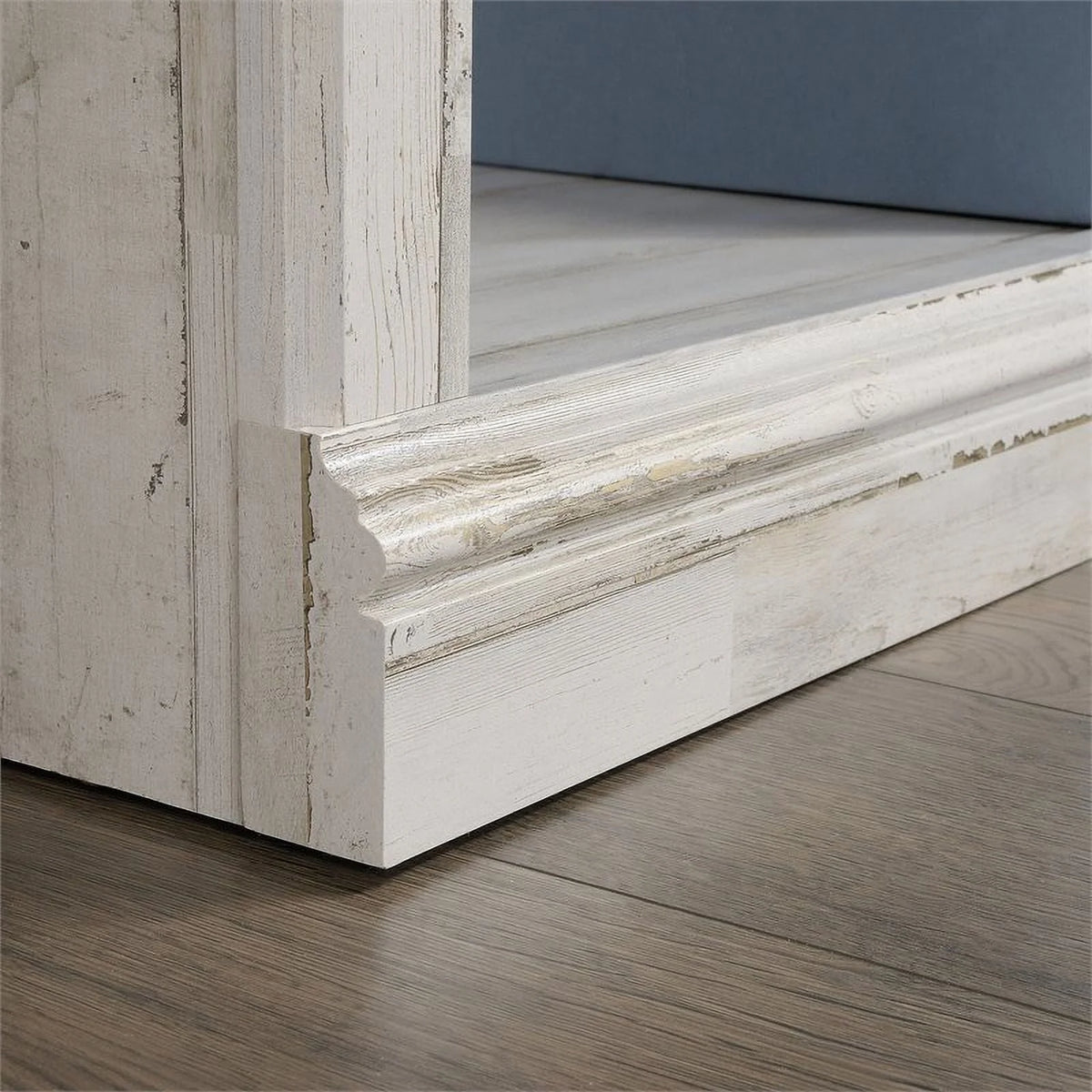 Bibliothèque haute contemporaine Pemberly Row en bois à 5 étagères, blanc à lattes