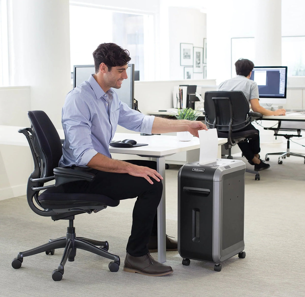 Déchiqueteuse de documents à coupe croisée robuste Fellowes Powershred 99Ci, 100 % anti-bourrage, capacité de 18 feuilles