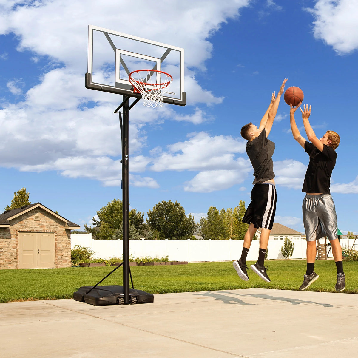 Panier de basket portable incassable Lifetime de 48 pouces avec bras robuste réglable et arceau Slam-It, modèle C 90585 – Jeu en plein air