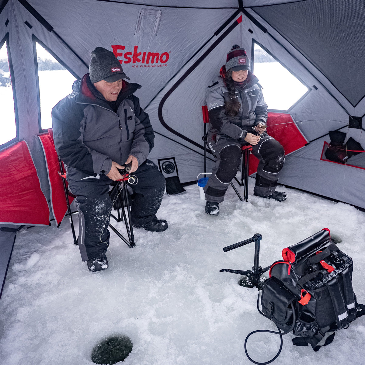 Eskimo? Outbreak 450XDP, Abri de pêche sur glace portable à ouverture rapide, 4-5 personnes, Rouge/Noir, 50450