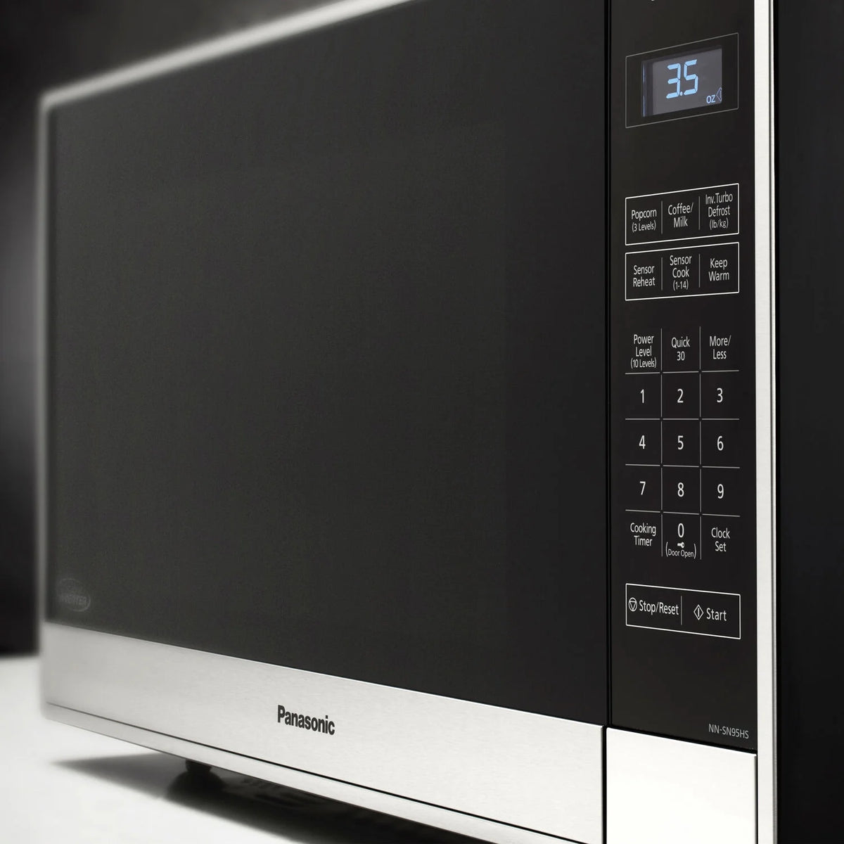 Panasonic 2,2 pi³ 1250 W Micro-ondes de comptoir avec technologie Inverter, Acier inoxydable NN-SN95HS