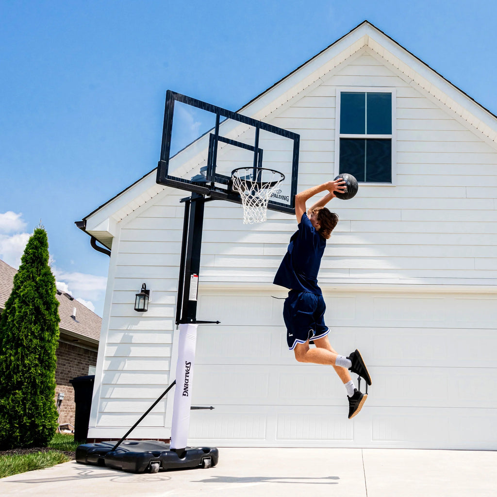 Panier de basketball portable Spalding de 152 cm avec panneau en acrylique, cric à vis et cercle Arena Slam – Jeu en extérieur