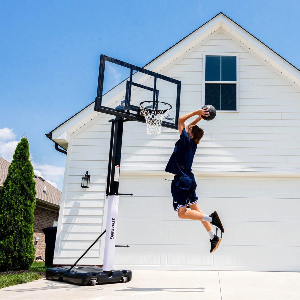 Panier de basketball portable Spalding de 152 cm avec panneau en acrylique, cric à vis et cercle Arena Slam – Jeu en extérieur
