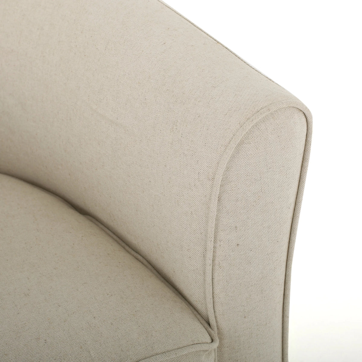 Fauteuil club pivotant contemporain Tiffin de GDF Studio, tissu naturel et noir