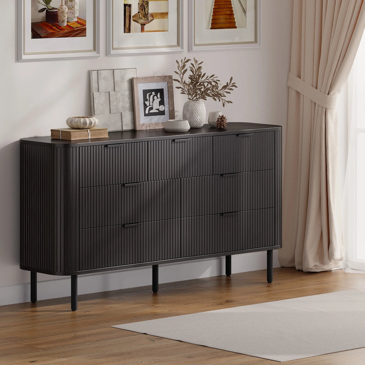 Commode cannelée à 7 tiroirs pour chambre, largeur 60 pouces, moderne, en bois, avec poignées en métal, design aux lignes courbes – Idéale également comme meuble TV pour salon ou couloir, noir