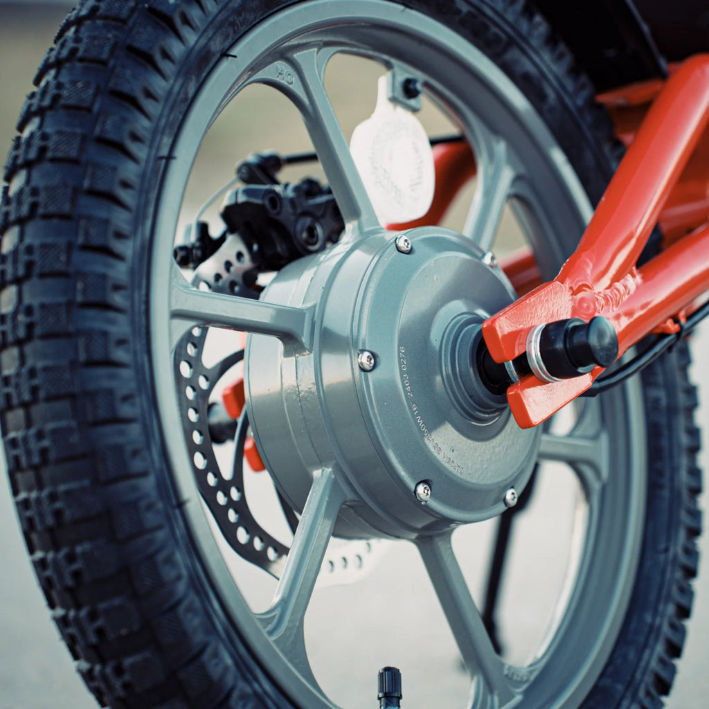 GOTRAX Fitz16 Moto tout-terrain électrique pour enfants à partir de 8 ans, moteur de 350 W, pneus tout-terrain de 16 pouces, double suspension, vitesse de 15,5 mi/h, autonomie de 16 mi, phare à DEL, noire